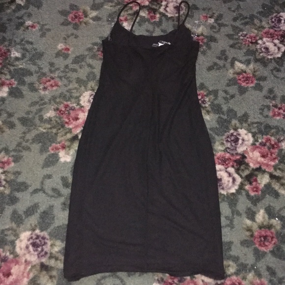 Black Rose Appliqué mini dress 🌹 *NEW WITH TAGS* - Picture 3 of 5